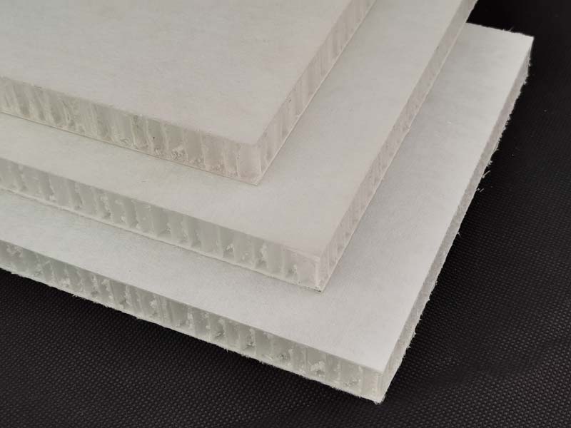 CFRTP複(fú)合材料(liào)具有優(yōu)異的力(lì)學性能(néng),輕質,耐(nai)腐蝕