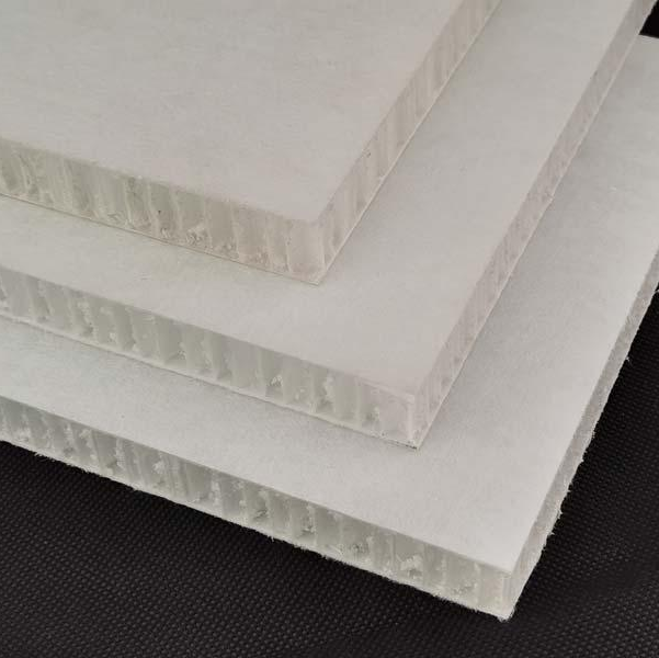 連續纖(xiān)維增強(qiang)熱塑性(xìng)複合材(cai)料在汽(qi)車領域(yu)的應用(yòng)