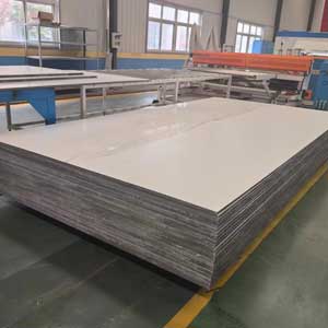 CFRT蒙(méng)皮增強車廂闆複(fú)合闆