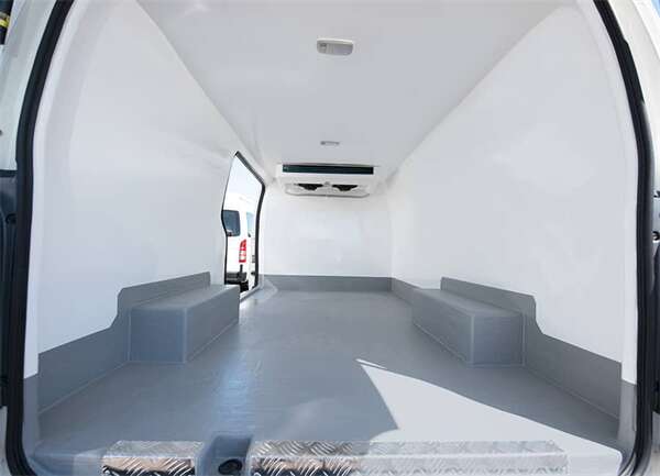 CFRT複合闆(pan)蒙皮冷藏(cáng)車具有良(liáng)好冷藏密(mi)封效果